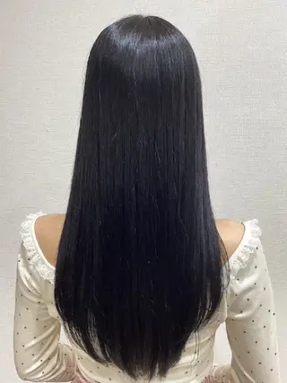ロング グラスヘアー石垣 渕 七海のヘアスタイル