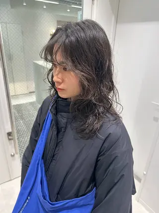 セミロング 俵 知広のヘアスタイル