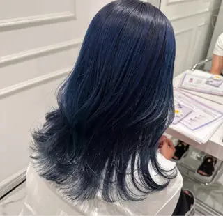 ミディアム カラー 梅林 亜衣のヘアスタイル