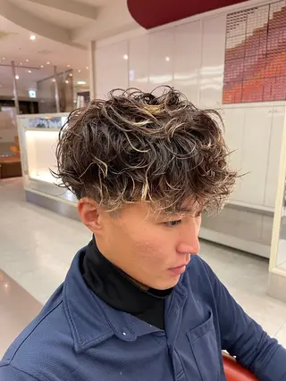 ショート カラー パーマ メンズ 鶴﨑 美優亜のヘアスタイル