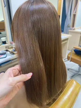 セミロング 飯田 もも春のヘアスタイル