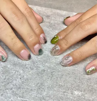ネイル with hues AYAのネイルデザイン