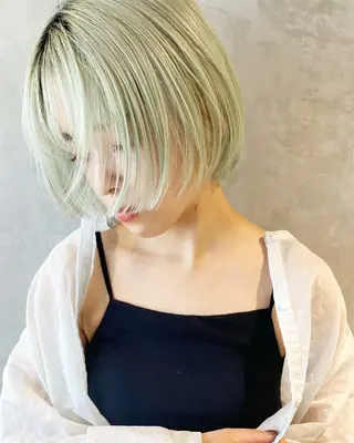 ミディアム カラー hollo 原宿のヘアスタイル