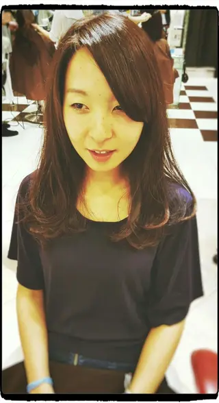 セミロング カラー 秋山 幸太のヘアスタイル