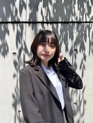ミディアム カラー 松坂 真衣のヘアスタイル