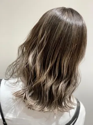 ミディアム カラー ヘアアレンジ 髪質改善×ハイトーン 中田啄也のヘアスタイル