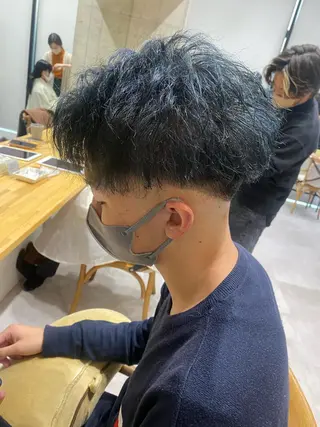 パーマ メンズ 似合う髪型見つけます AYAKAのヘアスタイル