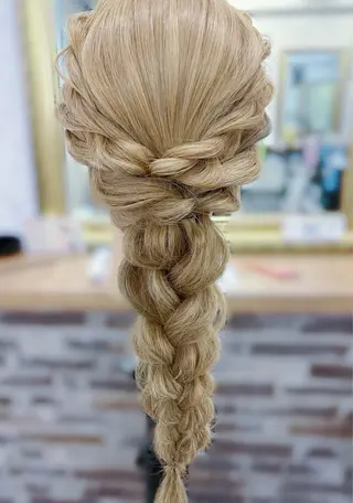 ヘアアレンジ 馬方 雫のヘアスタイル