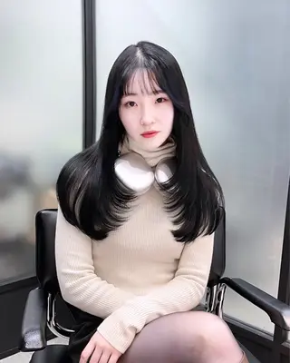 カラー 韓国レイヤーカット 髪質改善▫️水野有真のヘアスタイル