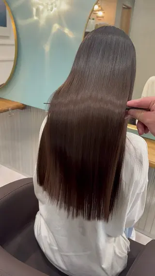 ロング カワカミ ユウダイのヘアスタイル