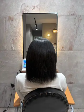 ミディアム 岩崎 美咲のヘアスタイル