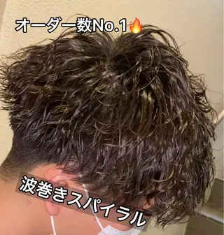 ショート カラー パーマ ヘアアレンジ メンズ 🔥メンズパーマ 特化 渡辺一翔のヘアスタイル