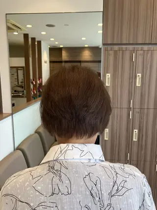 ショート カラー ☂️Ash 新杉田☂️山本のヘアスタイル