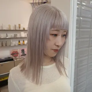 ミディアム カラー YUNA /レイヤーカットのヘアスタイル