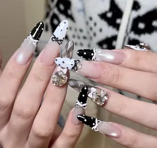 ネイル Pure&Rich Nailのネイルデザイン