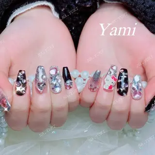 ネイル 🦋 Queenieのネイルデザイン