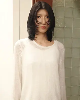 ミディアム (h)wim ウィムのヘアスタイル