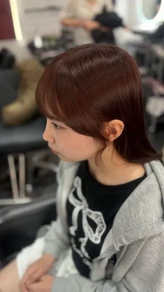 セミロング カラー 神谷 咲笑のヘアスタイル