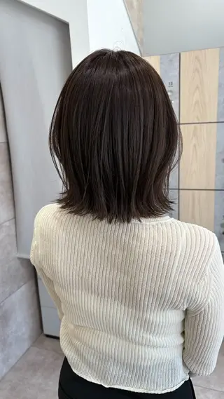 ミディアム カラー SAKINO ベージュカラーのヘアスタイル