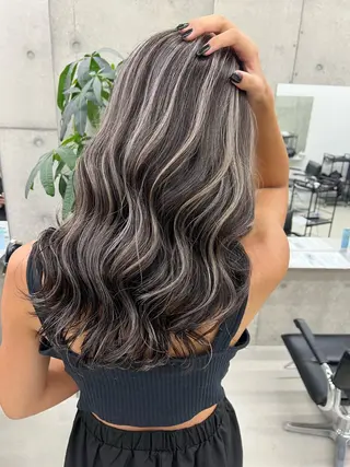 ロング 佐藤 まいらのヘアスタイル