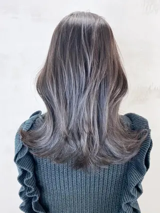 ミディアム ITbyALBUM 八王子店のヘアスタイル