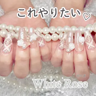 ネイル Queenie 🦋のネイルデザイン