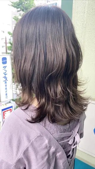 セミロング カラー moanin モーニンのヘアスタイル