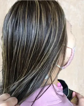 ミディアム カラー hair works raptureのヘアスタイル