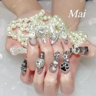 ネイル 🦋 Queenieのネイルデザイン