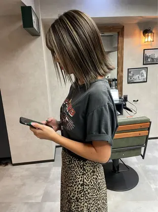 ミディアム カラー 佐野木 とわのヘアスタイル