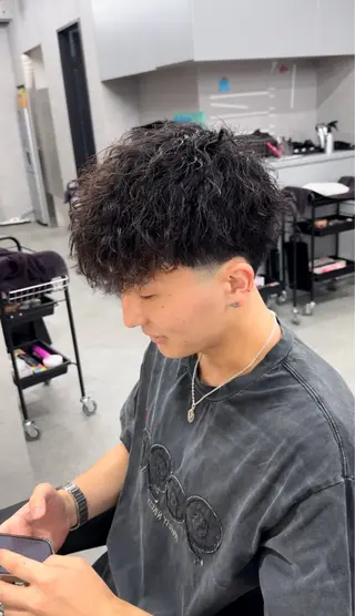 パーマ メンズ ツイスパ/シャドウ MANARUのヘアスタイル