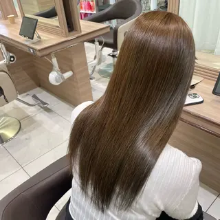 ロング カラー 崎山 紗吏のヘアスタイル