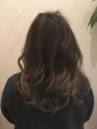 セミロング カラー パーマ IVY villa Suzu.のヘアスタイル