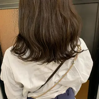 ショート カラー 本間 結衣のヘアスタイル