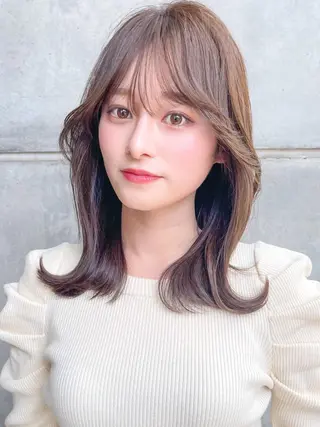 ミディアム レイヤーカット 小山 悠のヘアスタイル