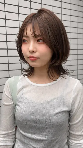 ミディアム ブリーチ透明感カラー /レイヤー👗しずかのヘアスタイル