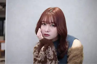 セミロング カラー 須賀 一美のヘアスタイル