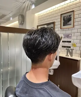 ミディアム パーマ メンズ 岡崎 隆晟のヘアスタイル