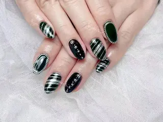 ネイル 🦋 Queenieのネイルデザイン