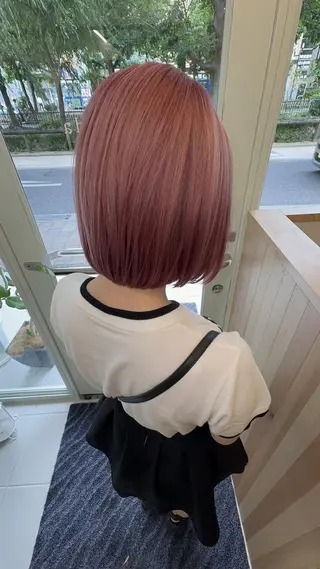 ミディアム ブリーチ×派手髪🎨 岡山駅🌈こうすけのヘアスタイル
