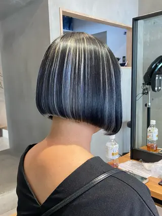 ショート カラー 井上 唯のヘアスタイル