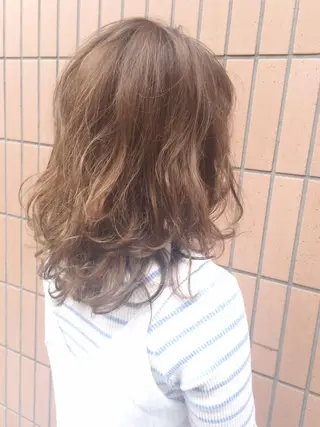 ミディアム カラー パーマ 髪質改善、エクステ 山口卓哉のヘアスタイル