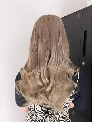 ロング カラー 韓国レイヤー×艶髪 ハイトーンRyukiのヘアスタイル