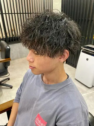 ショート パーマ メンズ 勝毛 広貴のヘアスタイル