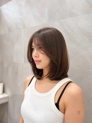 セミロング 韓国ヘアケアブリーチ 莉奈のヘアスタイル