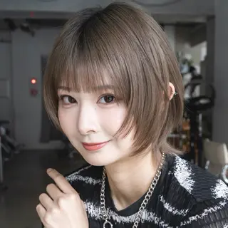 ショート ウルフ/シャギーカッ ト/ハッシュカットのヘアスタイル