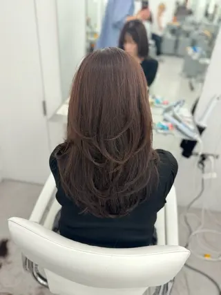 セミロング カラー 顔まわりの神様✨ 透明感カラー藤嶋秀幸のヘアスタイル