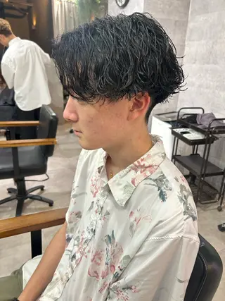 ショート パーマ メンズ 勝毛 広貴のヘアスタイル