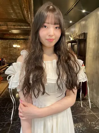 ロング カラー くびれレイヤー/艶 カラー　MADOKAのヘアスタイル