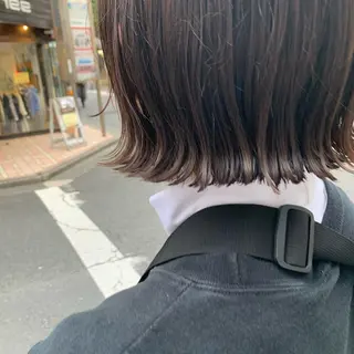 ショート カラー ヘアアレンジ サナ🌱 切りっぱなしボブのヘアスタイル